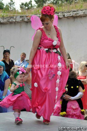 семейном конкурсе детских летних костюмов  на любую тематику (мультгерои, цветы, фрукты и т.д.).