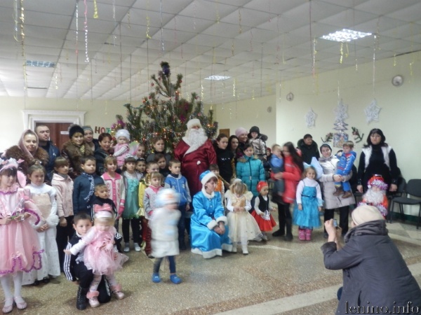 Новогодние праздники в Октябрьском!