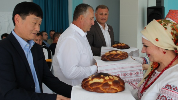 В Ленинском районе состоялось торжественное собрание, приуроченное к  празднованию Дня работника сельского хозяйства и перерабатывающей промышленности