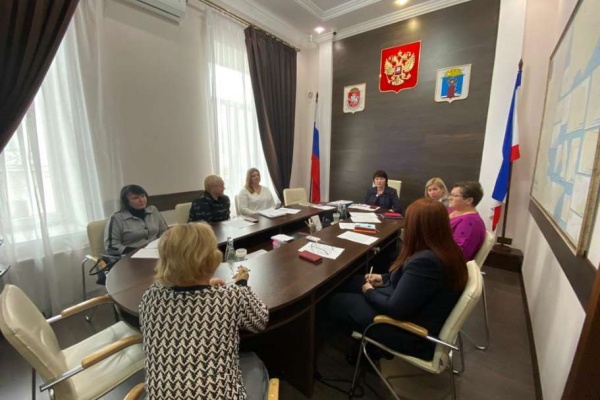 Муниципальный архивный отдел Администрации Ленинского района принял участие во встрече участников кустового объединения в г. Феодосия