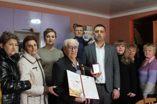 В Ленинском районе поздравили ветеранов-блокадников