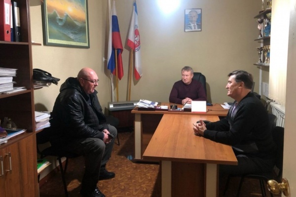 Заместитель главы администрации Ленинского района Алексей Цюпило встретился с жителями села Останино