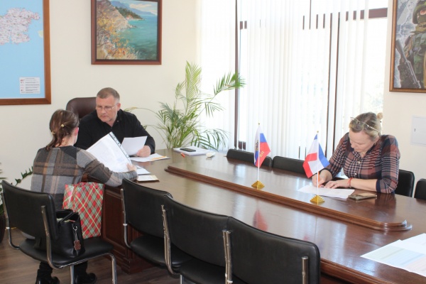 Глава администрации Ленинского района провёл личный приём граждан