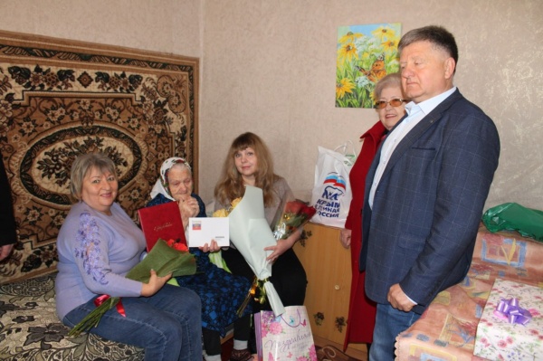 100 летний юбилей отметила жительница Ленинского района Лидия Ефимовна Ковшевная