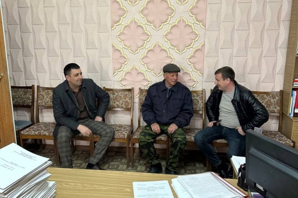 Заместитель главы администрации Ленинского района Амет Абильвапов посетил село Виноградное