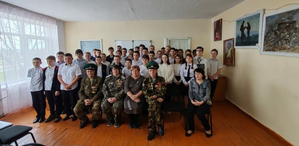 В школах Ленинского района проводятся уроки мужества с участниками боевых действий в Афганистане и на Донбассе