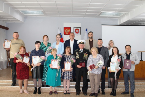 В Администрации Ленинского района прошло торжественное собрание ко Дню местного самоуправления