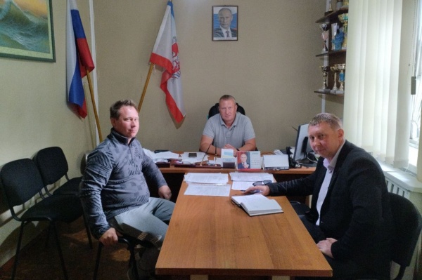 Заместитель главы администрации Ленинского района Валерий Макрушин провёл встречу с жителями села Останино