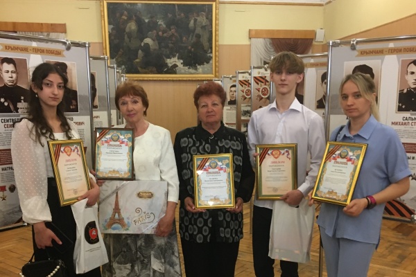 Ленинский район чествует победителей республиканского конкурса творческих работ «Герои не умирают. Связь поколений»