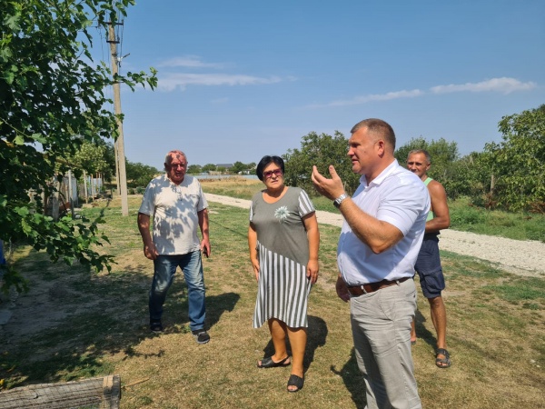 Захар Щегленко выехал в село Затишное по обращению гражданки