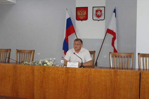 Глава Администрации Ленинского района провёл еженедельное аппаратное совещание