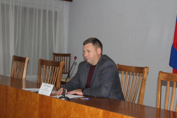 Игорь Крутьков провел аппаратное совещание