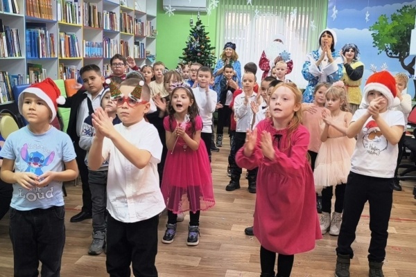 В модельных библиотеках Ленинского района прошли мероприятия, приуроченные новому 2025 году