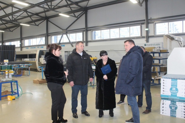 Игорь Крутьков посетил новое современное предприятие ООО «Имма групп»