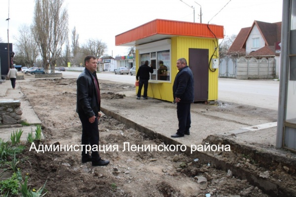 Игорь Крутьков посетил объект благоустройства общественной территории по улице Шоссейной в пгт Ленино