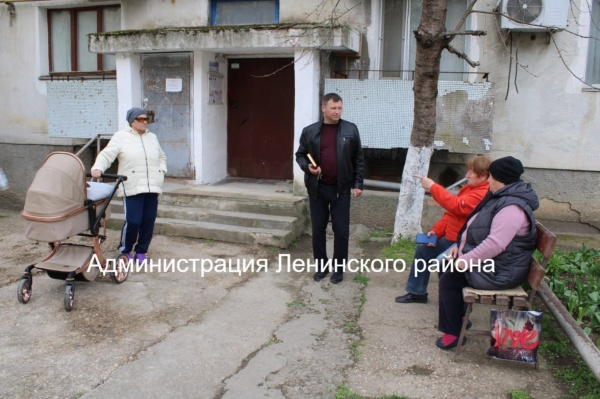 Игорь Крутьков посетил МБОУ СОШ № 1 пгт Ленино и школу в селе Останино