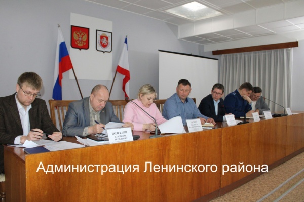 Игорь Крутьков провел заседание рабочей группы Межведомственной комиссии Республики Крым по вопросам борьбы с нелегальной занятостью в Ленинском районе