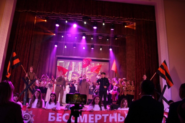 В пгт Ленино состоялся праздничный концерт, посвященный Дню Великой Победы