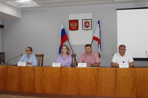 Игорь Крутьков провел еженедельное аппаратное совещание