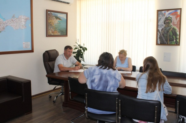 Глава Администрации Ленинского района Игорь Крутьков провёл личный прием граждан