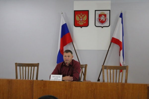 Игорь Крутьков провел еженедельное аппаратное совещание