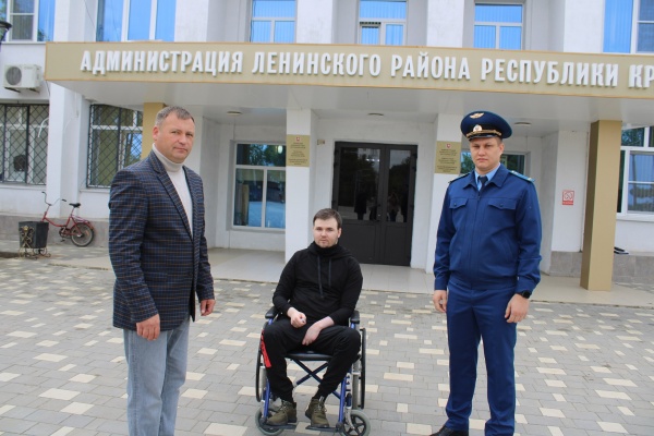 Ещё одному жителю Ленинского района вручили ключи от квартиры