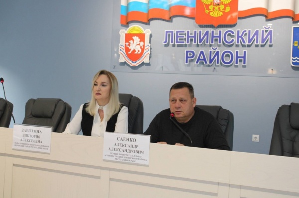 Александр Саенко провел еженедельное аппаратное совещание с главами поселений и руководителями ресурсоснабжающих организаций