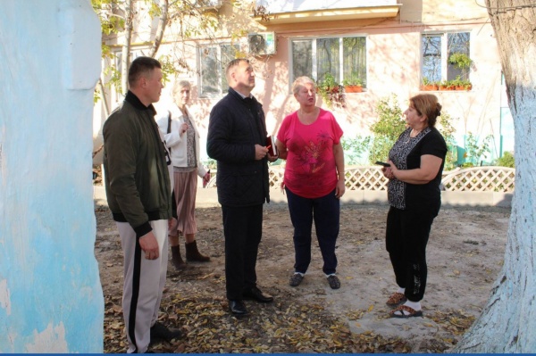 Игорь Крутьков продолжает осуществлять взаимодействие с жителями многоквартирных домов поселка Ленино