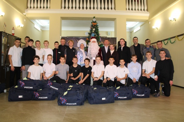 В России и в нашем Ленинском районе особое внимание уделяют развитию юных спортсменов. Они — будущее нашей страны, гордость и надежда