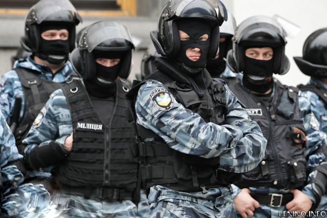 Чем вооружены спецподразделения милиции?