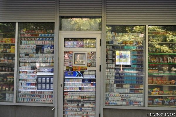 С июня в Крыму запретят продавать сигареты в ларьках