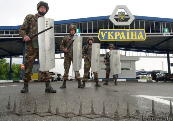 Украина запретила перемещение наличных российских рублей через границу Крыма