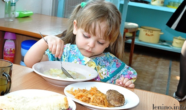 О питании в школах и детсадах Ленинского района