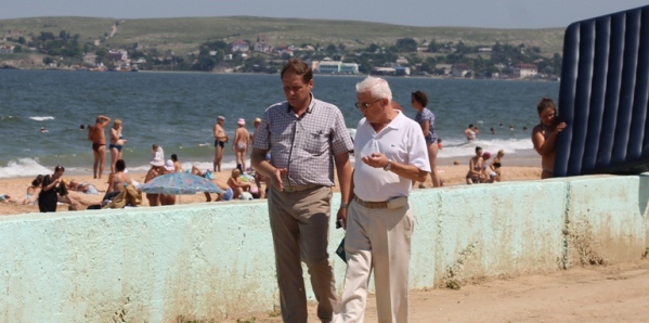 В Щелкино разгар курортного сезона