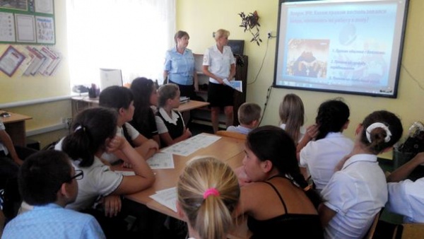 Ленинские полицейские провели со школьниками мультипликационную правовую викторину