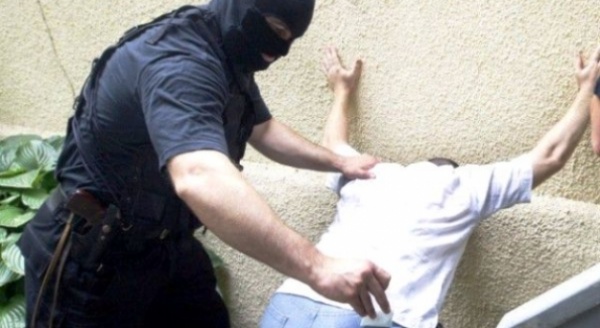 Ленинскими полицейскими пресечено очередное хранение наркотиков в крупном размере