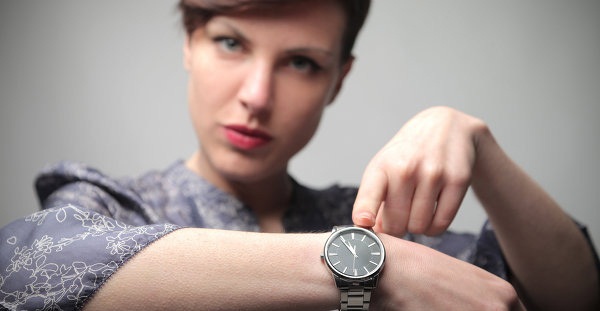 Полицейские Ленинского района рассказывают подросткам о том, почему опасны ночные прогулки без сопровождения взрослых