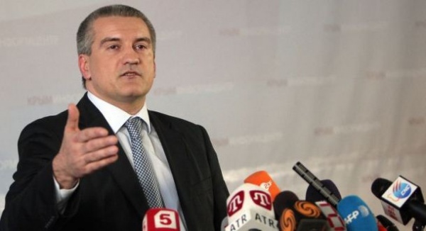 Аксенов поручил выяснить, почему Минздрав тормозит лечение крымчан