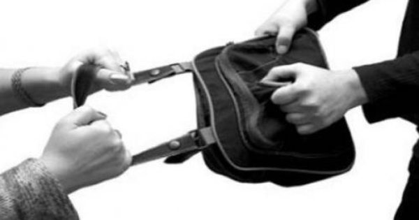 Крымчанка, сожитель которой похитил принадлежащие ей ценности и деньги, обратилась за помощью в полицию