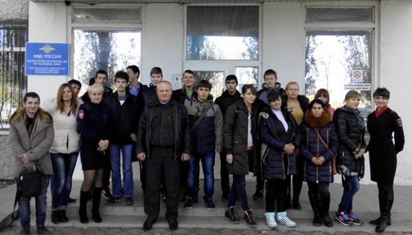 В Ленинском районе в школах проходит акция «Готовимся к сдаче норм ГТО вместе с полицейским»