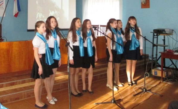 В Администрации Ленинского района состоялись торжественное собрание и праздничный концерт, посвященные Дню Конституции Российской Федерации