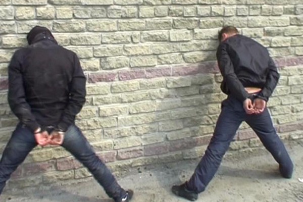 Задержаны двое мужчин, которые «толкали» наркотики в Ленинском районе