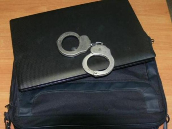 Ленинские полицейские оперативно установили подозреваемого в краже ноутбука