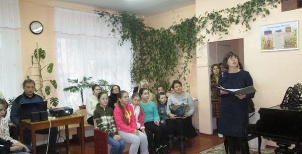 В Детской школе искусств Щёлкино прошла лекция-концерт «Венские классики».