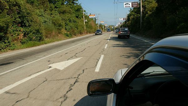 Большая часть автодорог Крыма не соответствуют стандартам