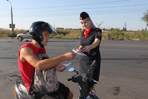 ГОСАВТОИНСПЕКЦИЯ КРЫМА ПРИЗЫВАЕТ ВОДИТЕЛЕЙ МОТОТРАНСПОРТА НЕ ЗАБЫВАТЬ О МЕРАХ БЕЗОПАСНОСТИ