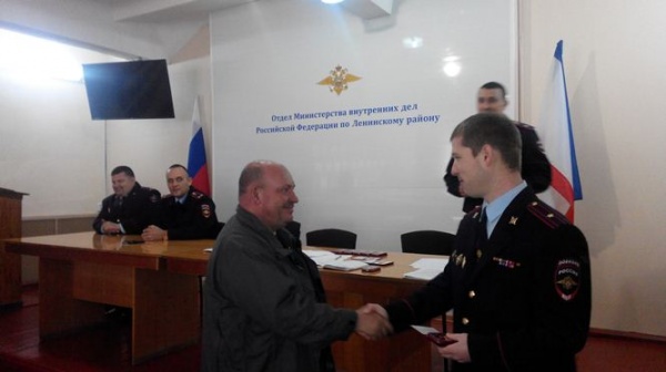 В Ленинской полиции поздравили пенсионеров с Днем ветеранов ОВД и ВВ МВД России