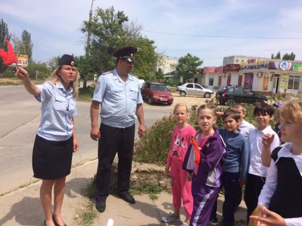 Сотрудники дорожной полиции Ленинского района провели акцию «Маршрут безопасности»