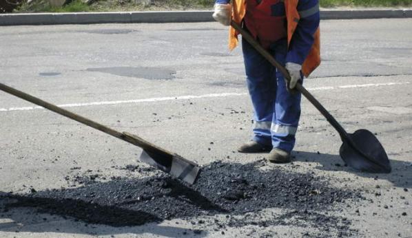 Сергей Аксенов: "Ямочного ремонта дорог не будет, я сказал"