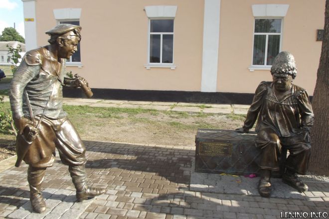 В Малиновке открыли памятник героям фильма "Свадьба в Малиновке"